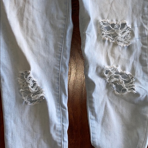 Light wash Ripped Refuge Jeans - Picture 4 of 5